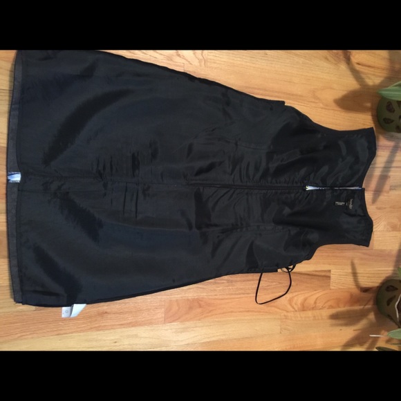 Laundry By Shelli Segal Los Angeles - Picture 2 of 9